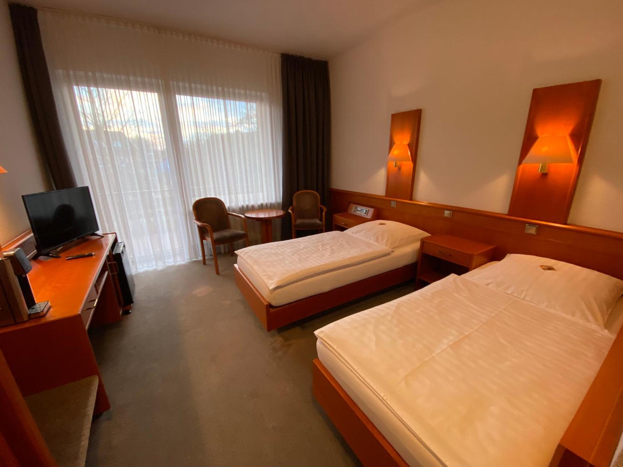 Adamidis Hotel Altenmedingen Exterior photo